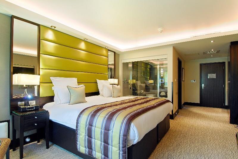 Montcalm Mayfair, Autograph Collection Лондон Стая снимка A bedroom at the InterContinental London The O2