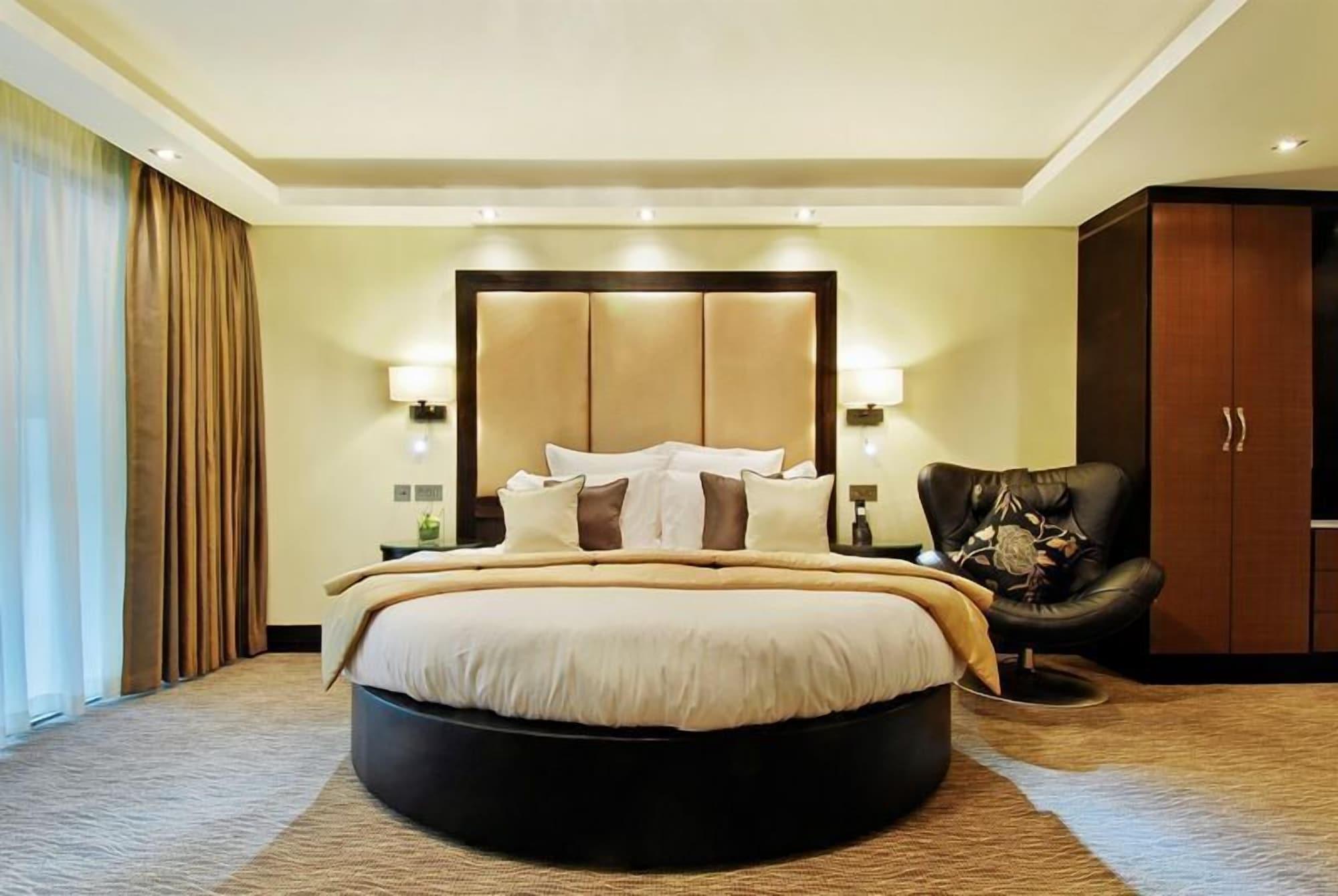 Montcalm Mayfair, Autograph Collection Лондон Стая снимка A bedroom at the Taj Bengal